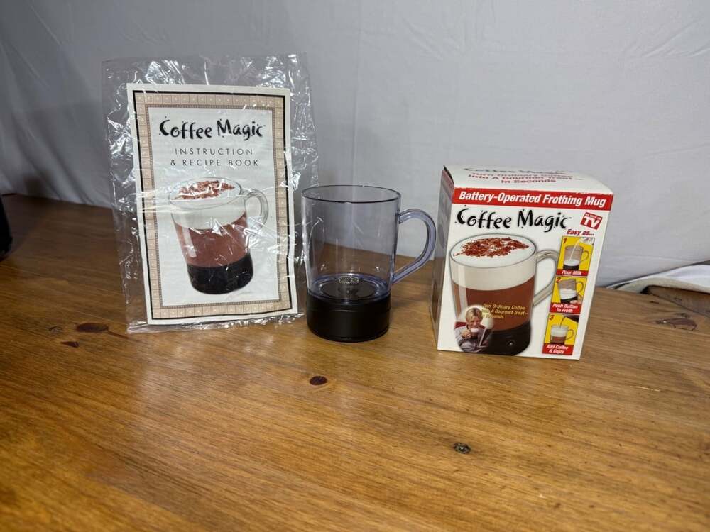 NIB-COFFEE MAGIC AS SEEN ON TV Battery Operated Frothing Whisk Mini Mixer Mug.